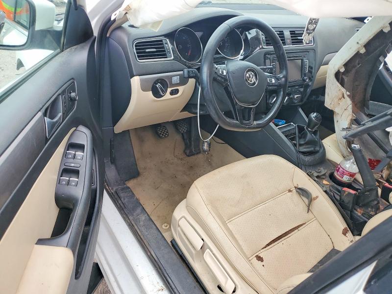 Photo 8 from auction – 2015 VOLKSWAGEN JETTA with VIN 3VW3A7AJXFM262055