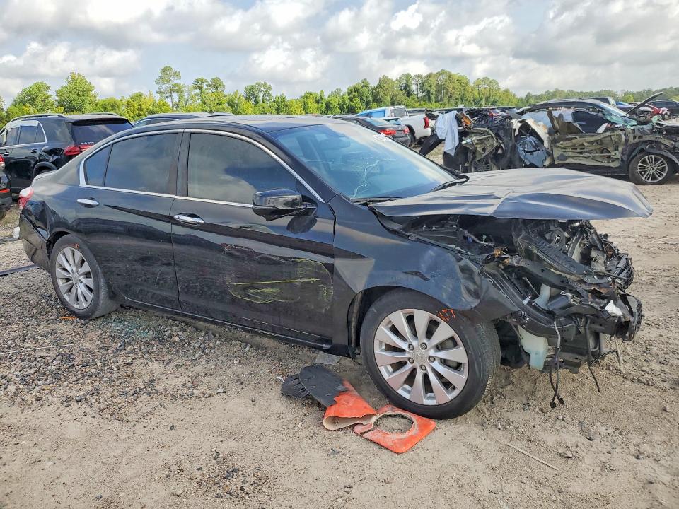Photo 4 from auction – 2015 HONDA ACCORD with VIN 1HGCR2F89FA202156