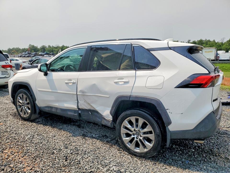 Photo 2 from auction – 2019 TOYOTA RAV4 with VIN 2T3A1RFV8KW064536
