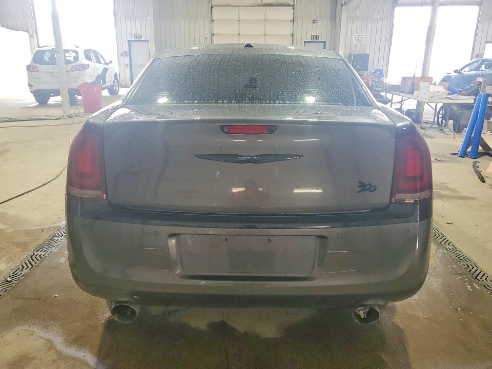 Photo 6 from auction – 2014 CHRYSLER 300C with VIN 2C3CCAKG0EH157619