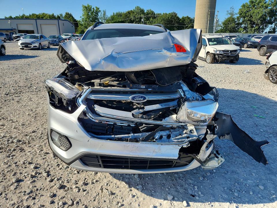 Photo 5 from auction – 2018 FORD ESCAPE with VIN 1FMCU0GD1JUD18404