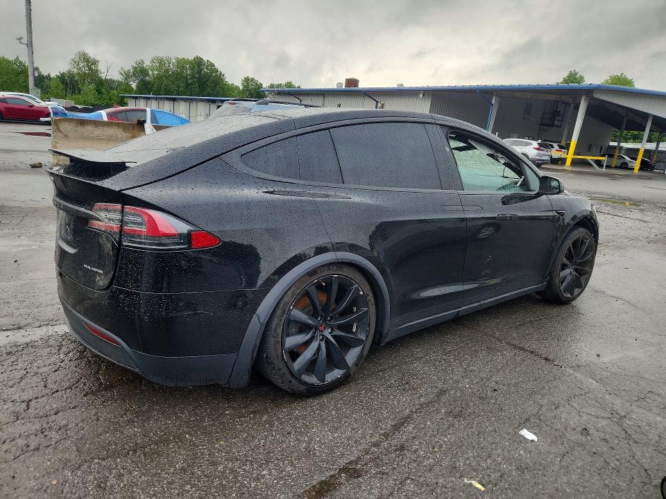 Photo 3 from auction – 2020 TESLA MODEL X with VIN 5YJXCDE2XLF219593