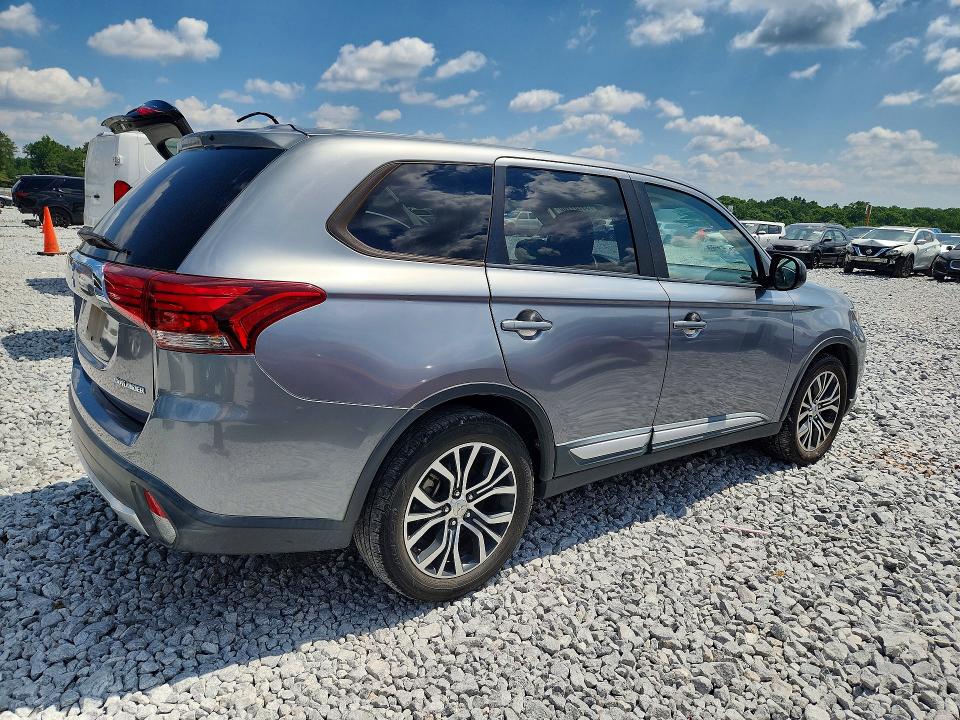 Photo 3 from auction – 2016 MITSUBISHI OUTLANDER with VIN JA4AD2A3XGZ004215