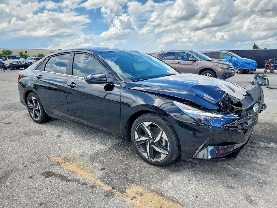 Photo 4 from auction – 2023 HYUNDAI ELANTRA with VIN KMHLP4AG2PU620486