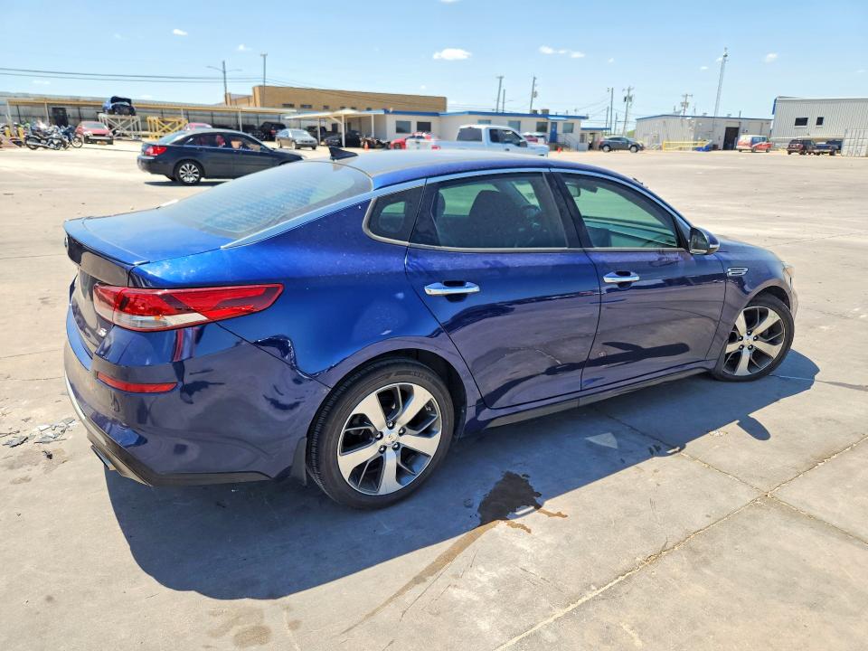 Photo 3 from auction – 2019 KIA OPTIMA with VIN 5XXGT4L37KG370835