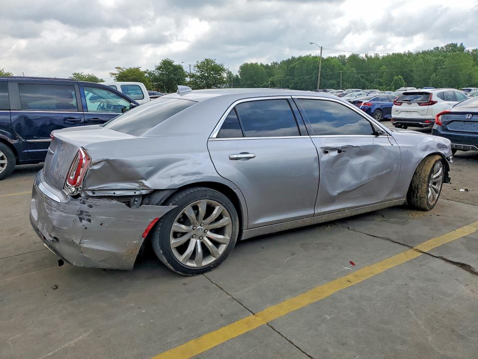 Photo 3 from auction – 2018 CHRYSLER 300 with VIN 2C3CCAEG6JH137333