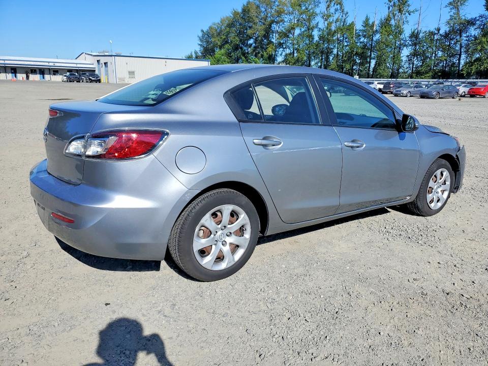 Photo 3 from auction – 2013 MAZDA 3 with VIN JM1BL1TG4D1761547