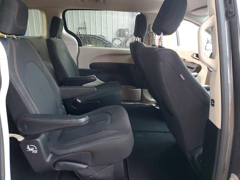 Photo 11 from auction – 2017 CHRYSLER PACIFICA with VIN 2C4RC1DG6HR503920