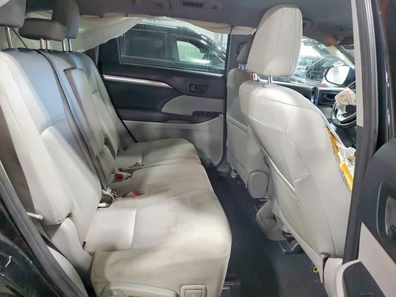 Photo 10 from auction – 2018 TOYOTA HIGHLANDER with VIN 5TDBZRFH1JS886246