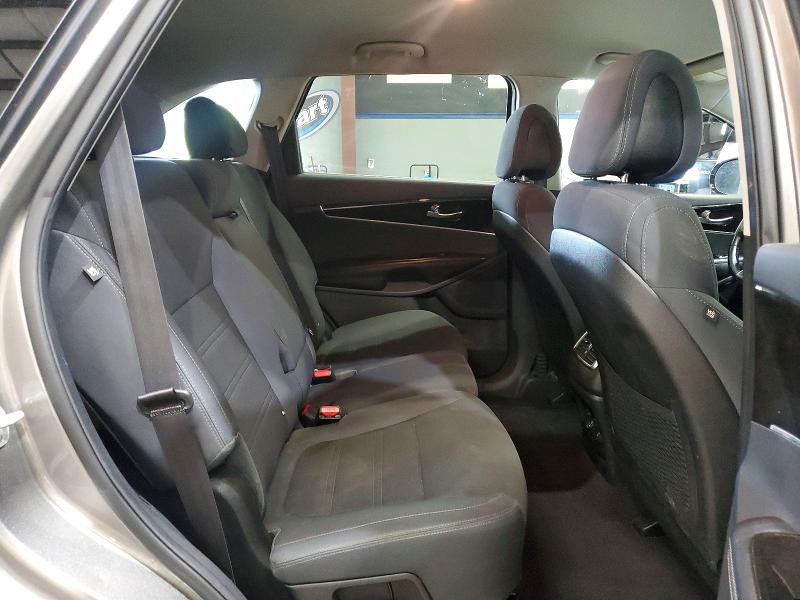 Photo 11 from auction – 2016 KIA SORENTO with VIN 5XYPGDA52GG089912