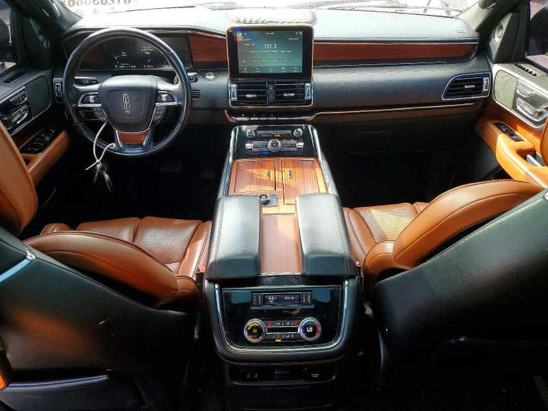 Photo 8 from auction – 2018 LINCOLN NAVIGATOR with VIN 5LMJJ3LT0JEL14219