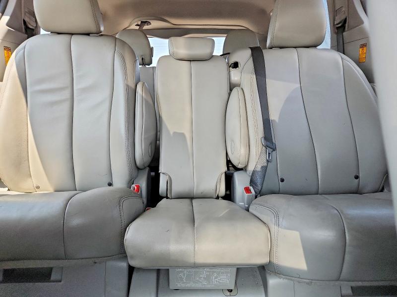 Photo 10 from auction – 2014 TOYOTA SIENNA with VIN 5TDYK3DC7ES450607