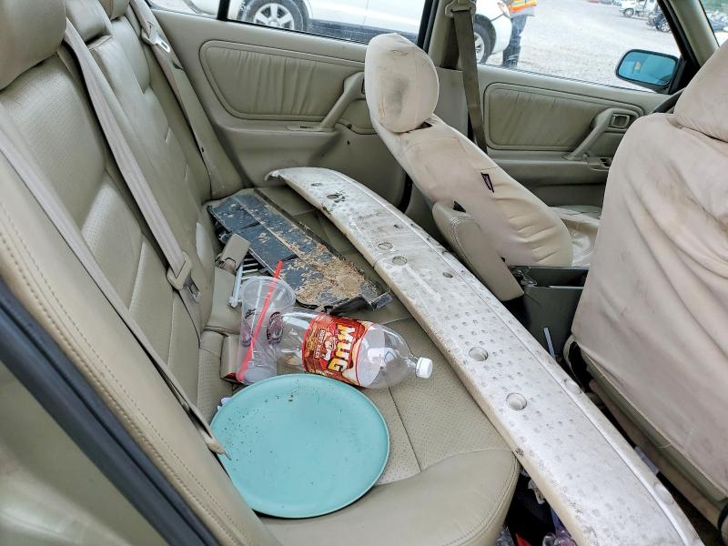Снимка 10 от търг – 2002 INFINITI G20 с VIN JNKCP11A42T503147