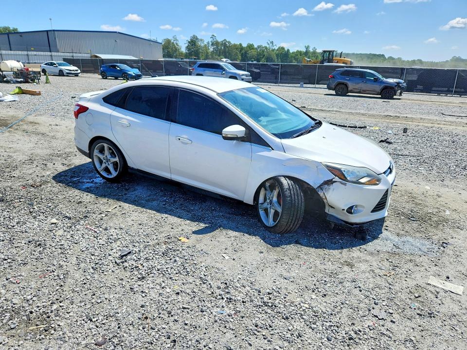 Photo 4 from auction – 2012 FORD FOCUS with VIN 1FAHP3J24CL432504
