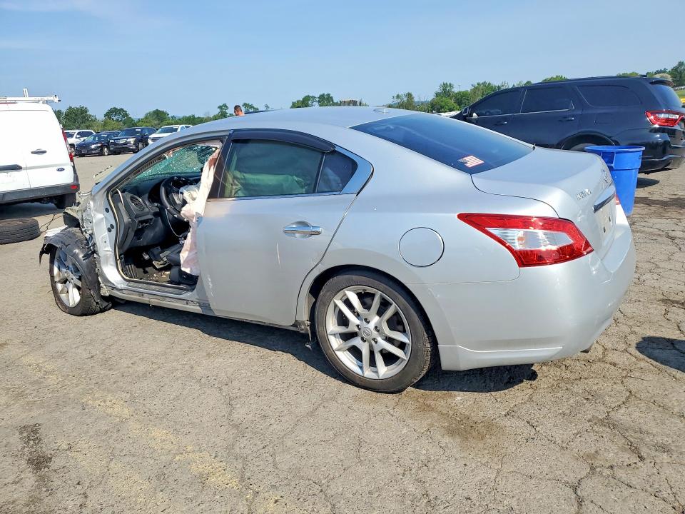 Photo 2 from auction – 2010 NISSAN MAXIMA with VIN 1N4AA5AP7AC834654