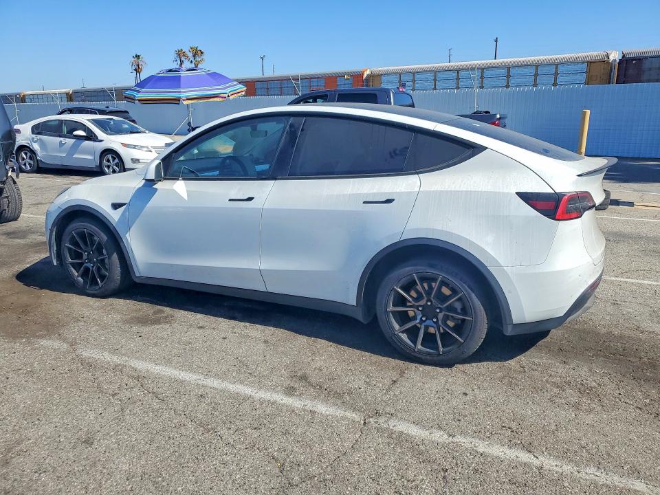 Zdjęcie 2 z aukcji – 2020 TESLA MODEL Y z VIN 5YJYGDEE9LF049469