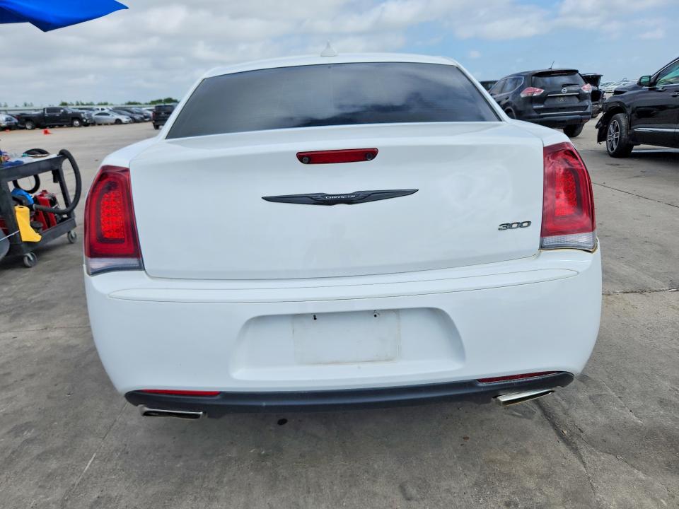Photo 6 from auction – 2022 CHRYSLER 300 with VIN 2C3CCAAG1NH268343