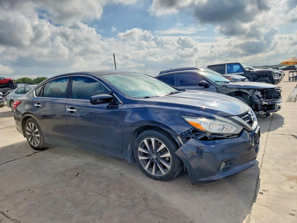Photo 4 from auction – 2017 NISSAN ALTIMA with VIN 1N4AL3AP7HC129717