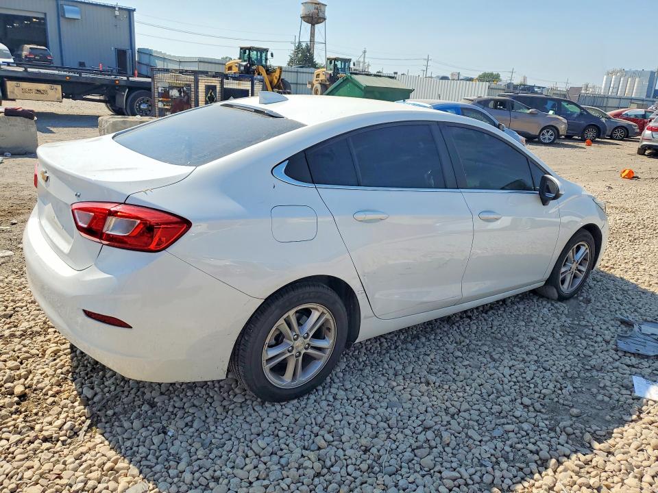 Photo 3 from auction – 2017 CHEVROLET CRUZE with VIN 1G1BE5SM8H7129638