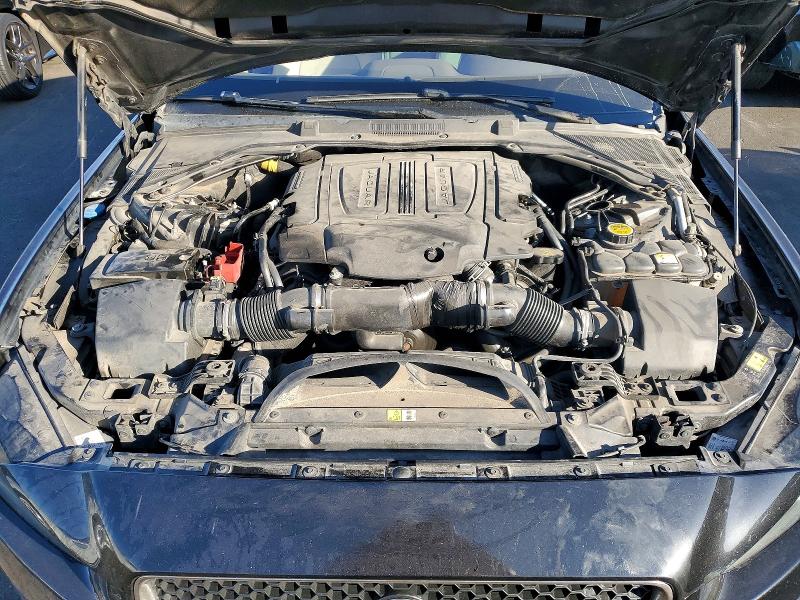 Photo 11 from auction – 2017 JAGUAR XE with VIN SAJAJ4BV8HCP14987