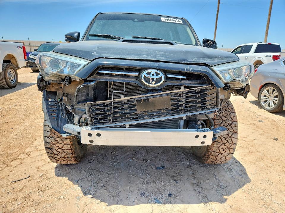 Photo 5 from auction – 2020 TOYOTA 4RUNNER with VIN JTEBU5JR2L5750414