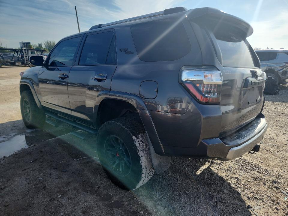 Photo 2 from auction – 2017 TOYOTA 4RUNNER with VIN JTEBU5JR1H5441007