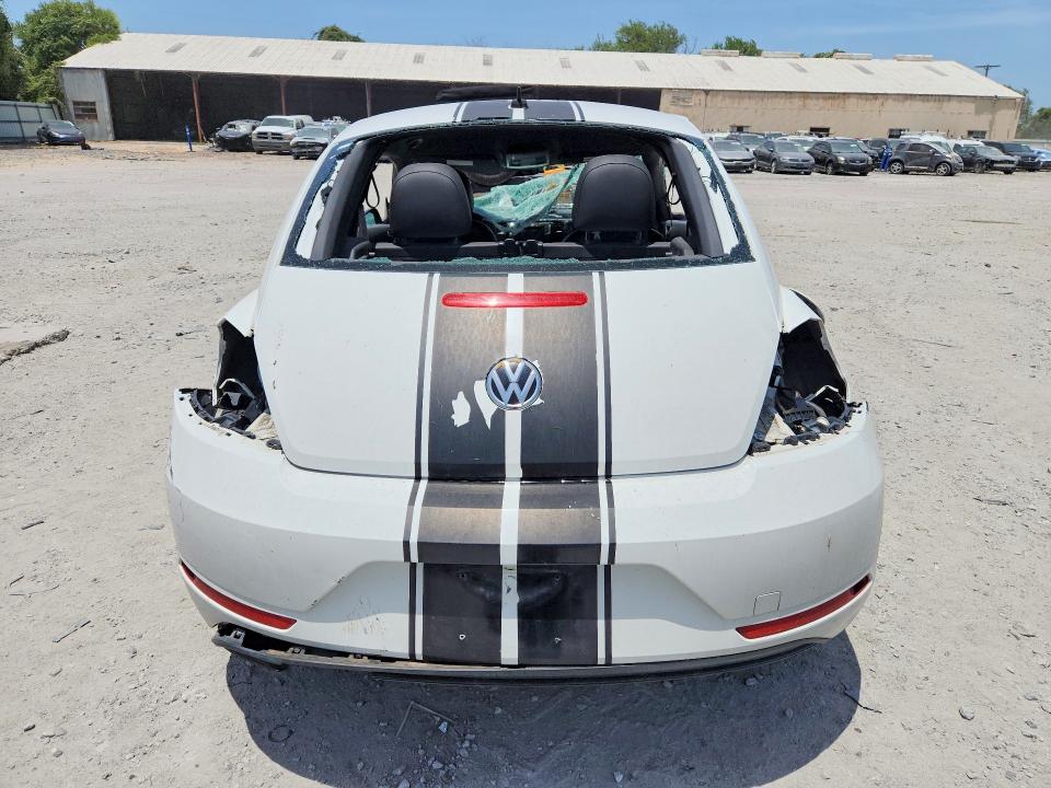 Photo 6 from auction – 2017 VOLKSWAGEN BEETLE with VIN 3VWF17AT8HM628189