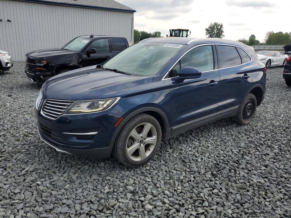LINCOLN MKC 2017 with VIN 5LMCJ1C91HUL62877 - Photo from auction