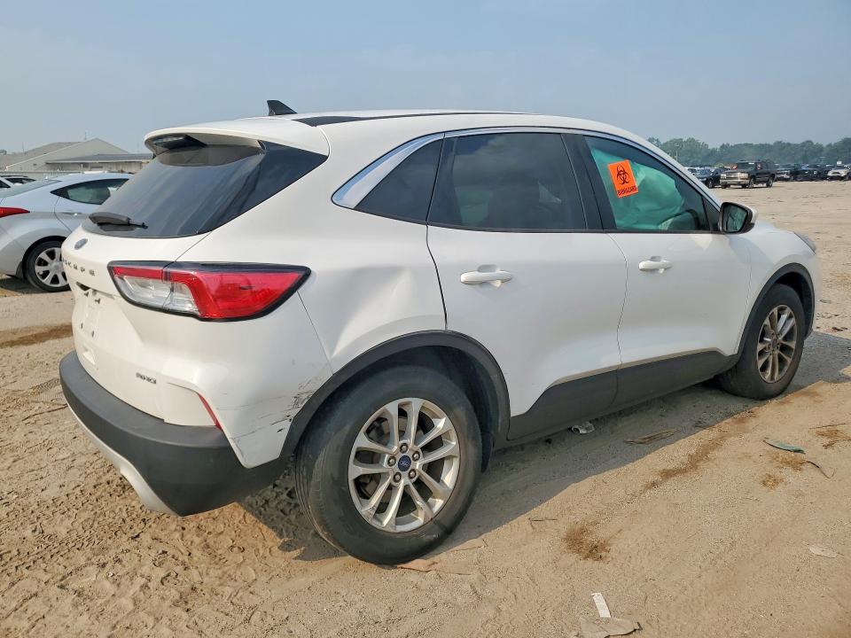 Photo 3 from auction – 2020 FORD ESCAPE with VIN 1FMCU9G68LUC76967