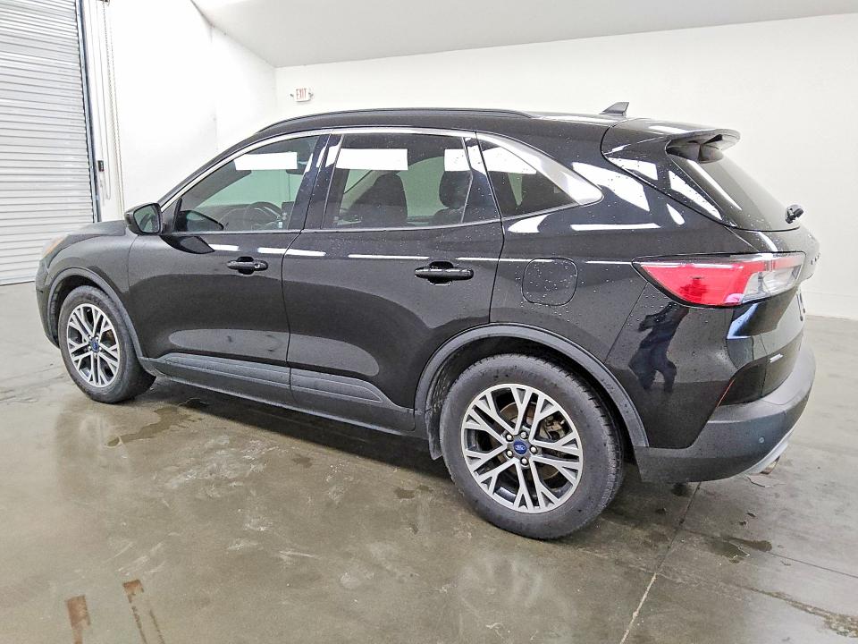 Photo 2 from auction – 2020 FORD ESCAPE with VIN 1FMCU0H66LUB23787
