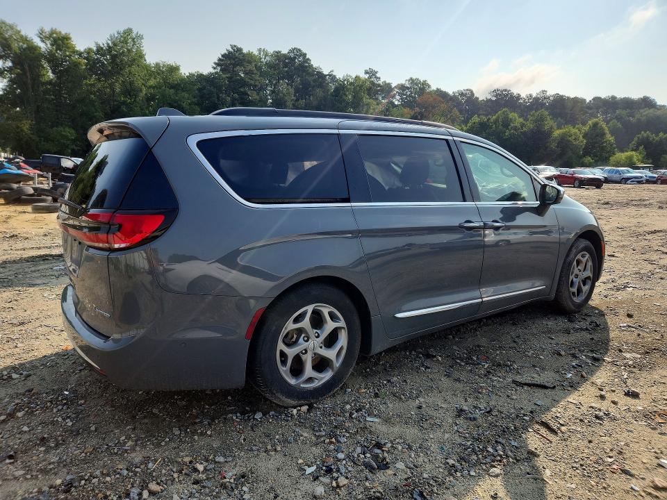 Photo 3 from auction – 2022 CHRYSLER PACIFICA with VIN 2C4RC1GG2NR194759