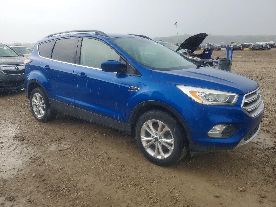 Photo 4 from auction – 2017 FORD ESCAPE with VIN 1FMCU9GD3HUB00348