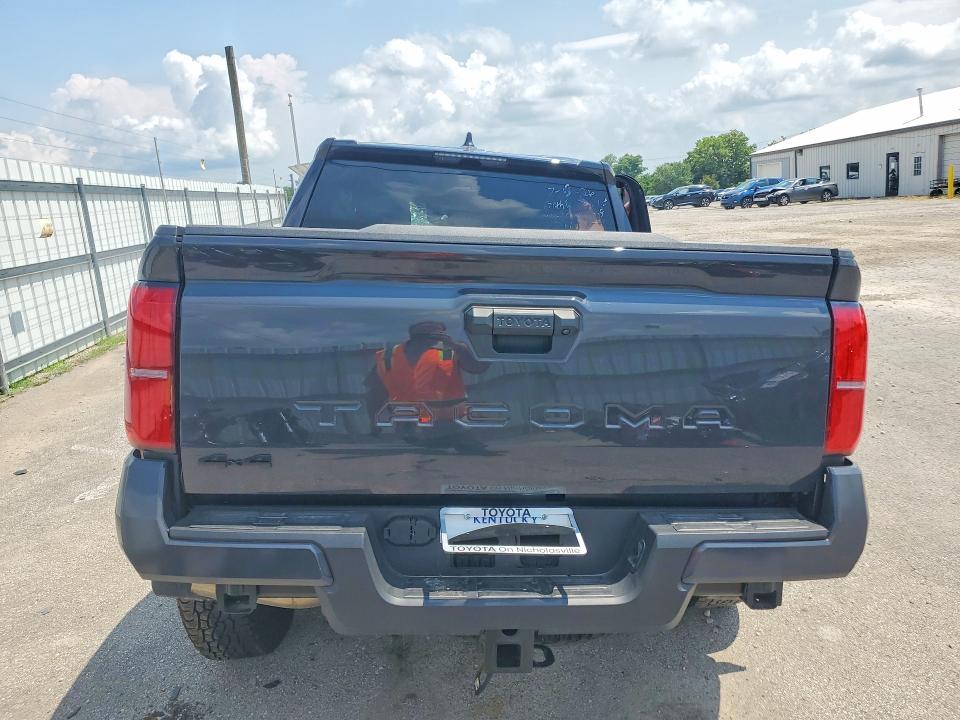 Photo 6 from auction – 2026 TOYOTA TACOMA with VIN 3TMLB5JN9TM226991