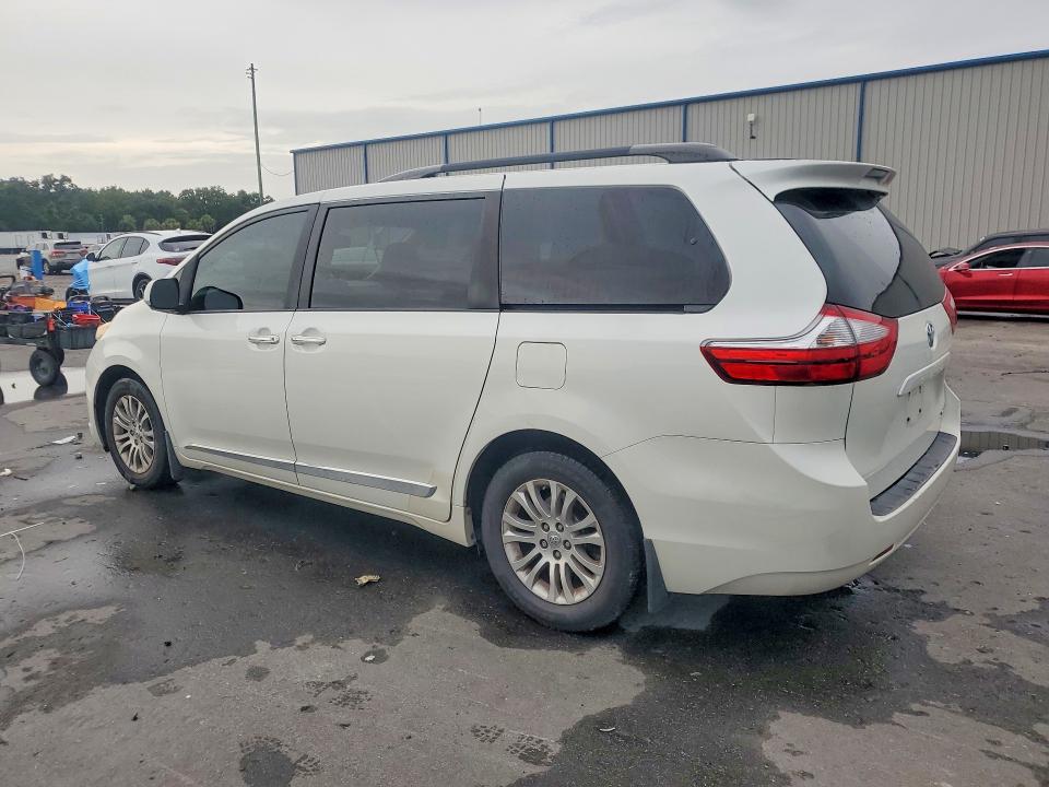 Photo 2 from auction – 2017 TOYOTA SIENNA with VIN 5TDYZ3DC3HS833783