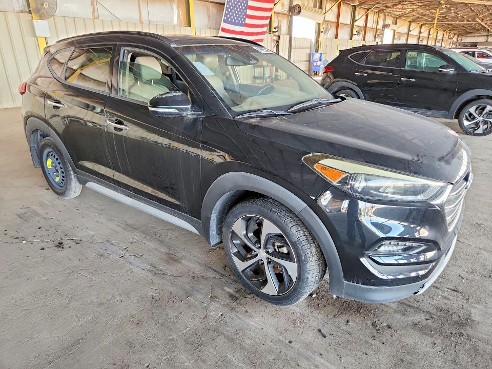 Photo 4 from auction – 2017 HYUNDAI TUCSON with VIN KM8J33A23HU467992