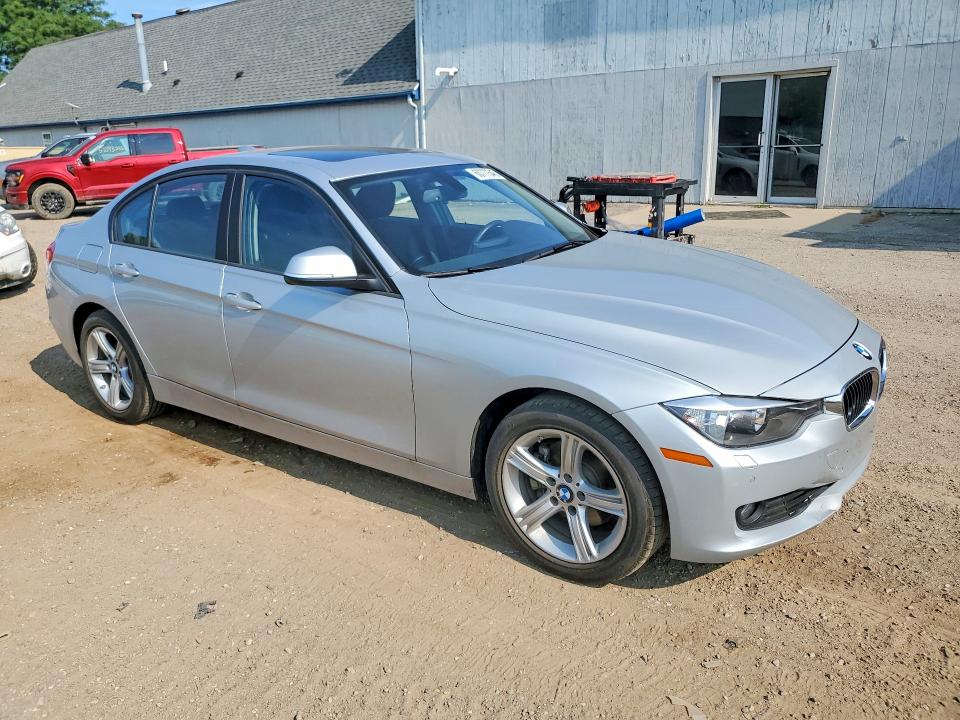 Фото 4 с аукциона – 2015 BMW 328 с VIN WBA3B3G59FNR87409