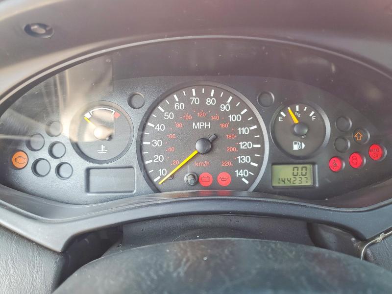 Photo 9 from auction – 2000 FORD FOCUS with VIN 1FAFP33P2YW402214