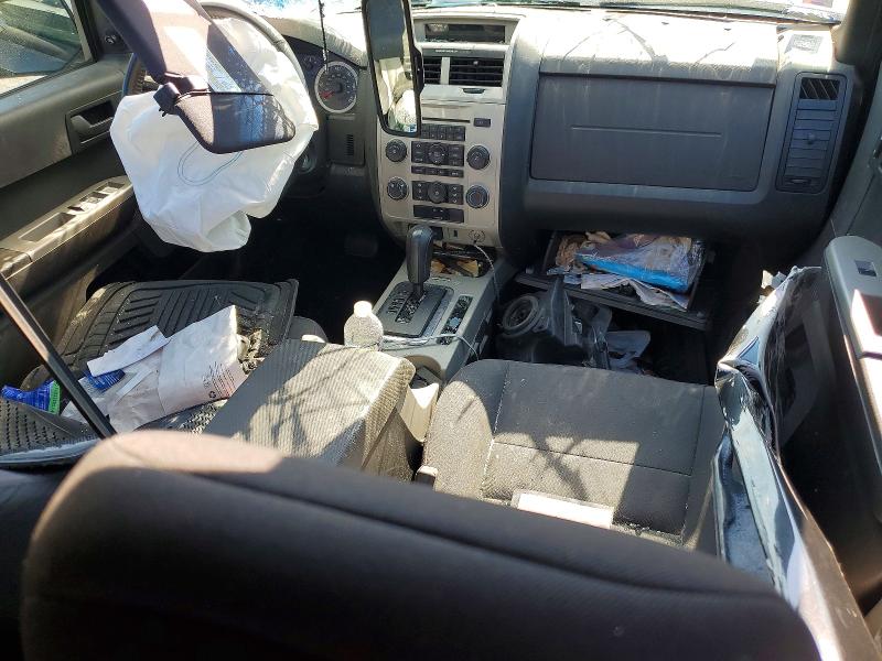 Photo 8 from auction – 2011 FORD ESCAPE with VIN 1FMCU0D73BKA12915
