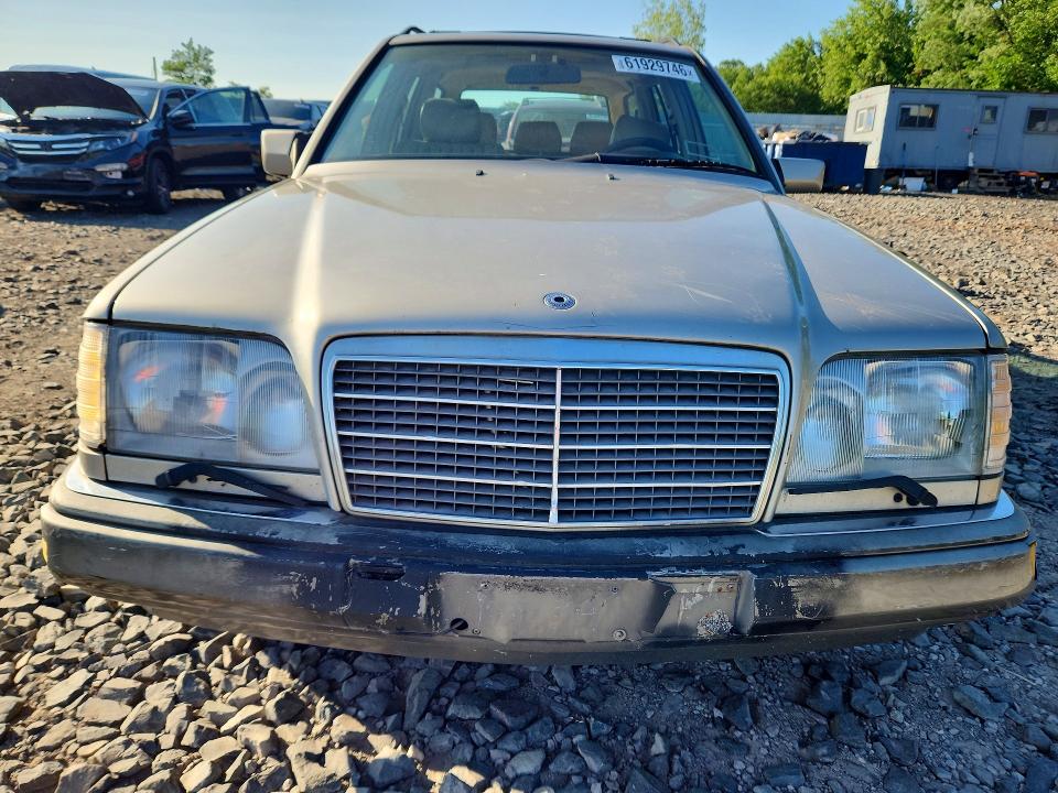 Foto 5 de la subasta – 1995 MERCEDES-BENZ E con VIN WDBEA92E4SF319352