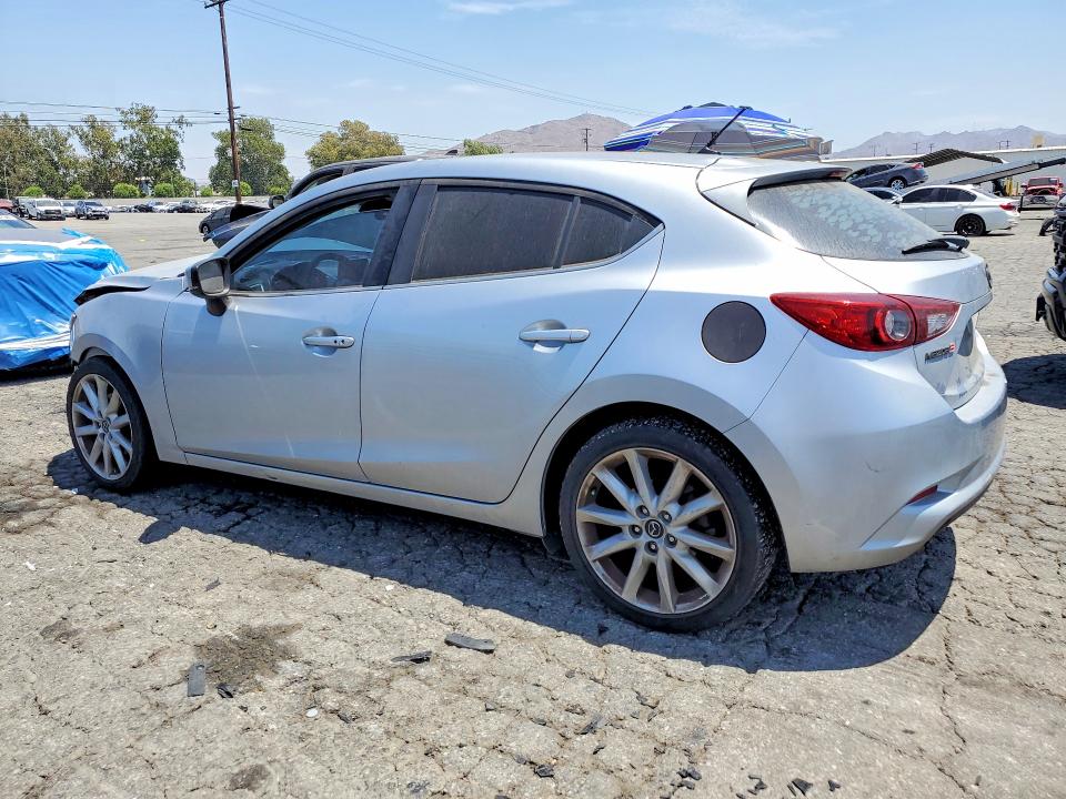 Снимка 2 от търг – 2017 MAZDA 3 с VIN 3MZBN1L36HM156734