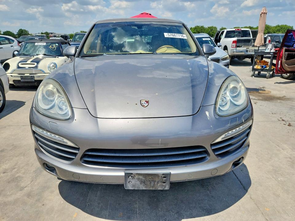 Photo 5 from auction – 2011 PORSCHE CAYENNE with VIN WP1AA2A24BLA04100