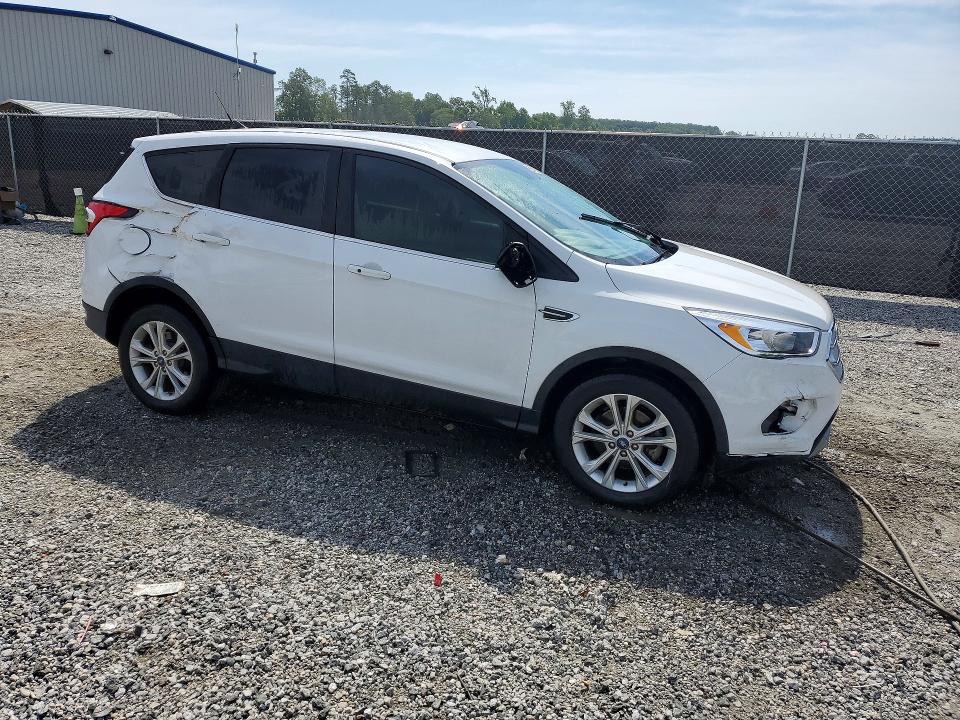Photo 4 from auction – 2019 FORD ESCAPE with VIN 1FMCU0GDXKUA44122