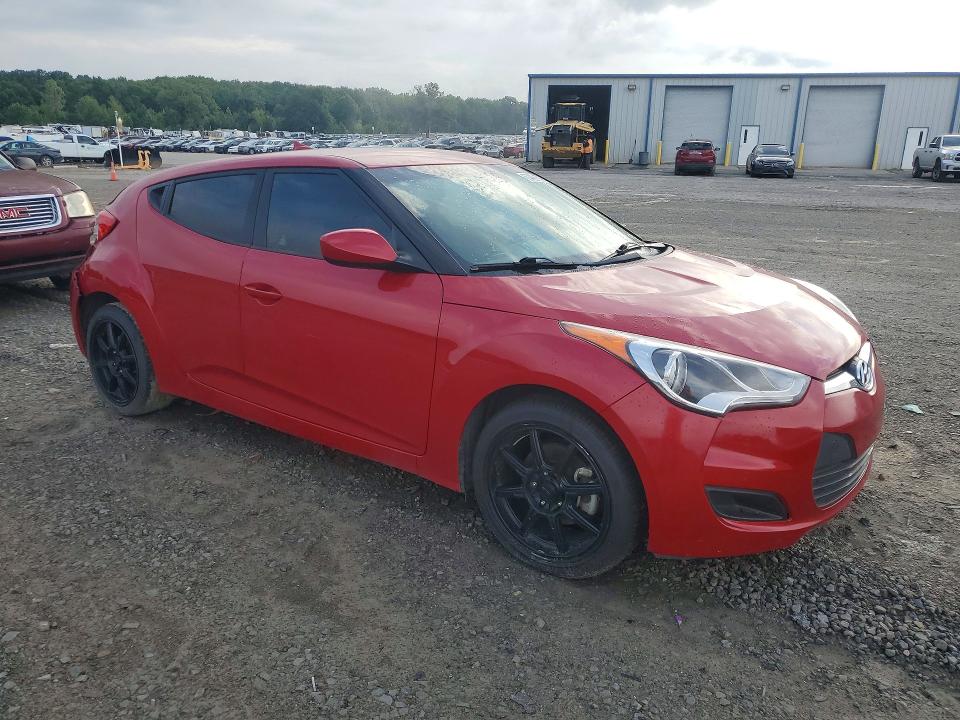 Photo 4 from auction – 2016 HYUNDAI VELOSTER with VIN KMHTC6AD8GU300599