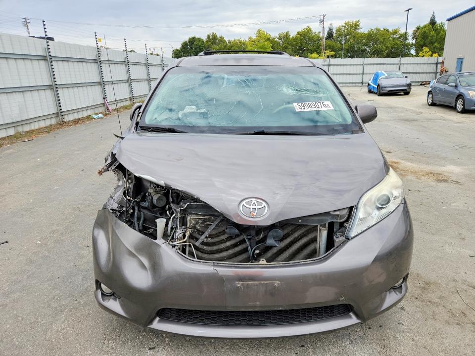 Photo 5 from auction – 2014 TOYOTA SIENNA with VIN 5TDYK3DC5ES468054