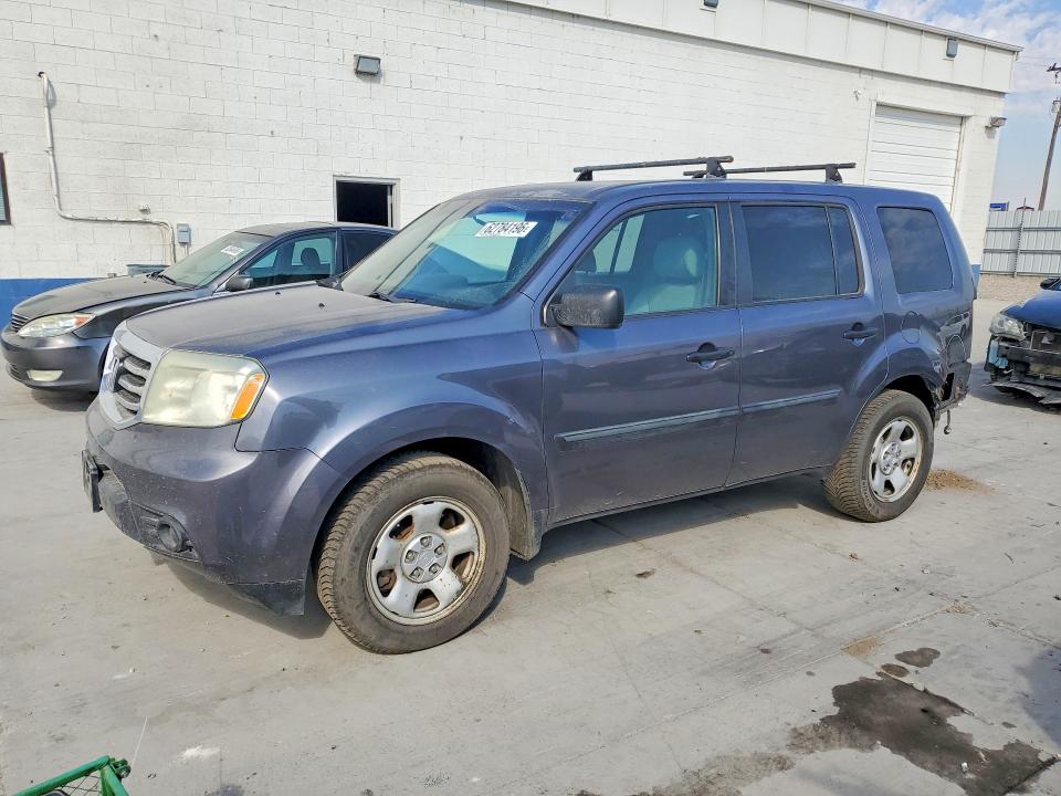 HONDA PILOT 2015 with VIN 5FNYF4H23FB028187 - Photo from auction