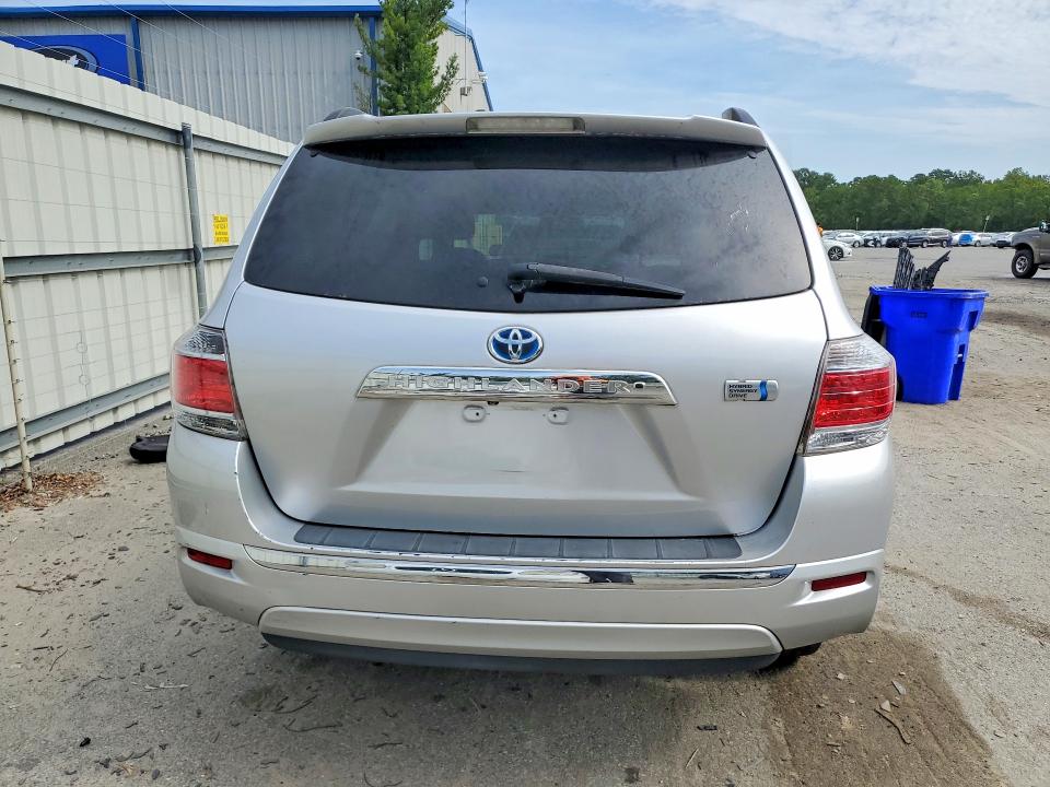 Photo 6 from auction – 2011 TOYOTA HIGHLANDER with VIN JTEBC3EH8B2001903