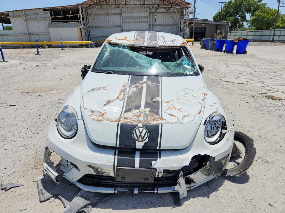 Photo 5 from auction – 2017 VOLKSWAGEN BEETLE with VIN 3VWF17AT8HM628189