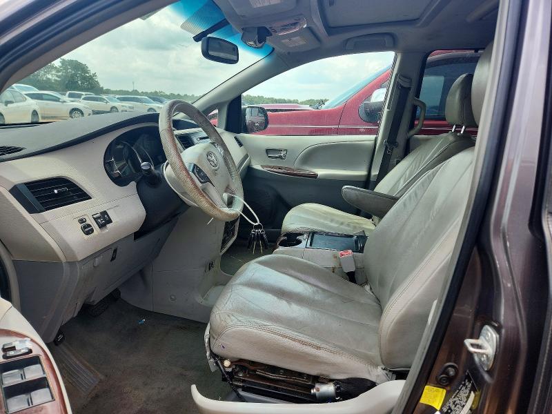 Photo 7 from auction – 2011 TOYOTA SIENNA with VIN 5TDYK3DC8BS162011