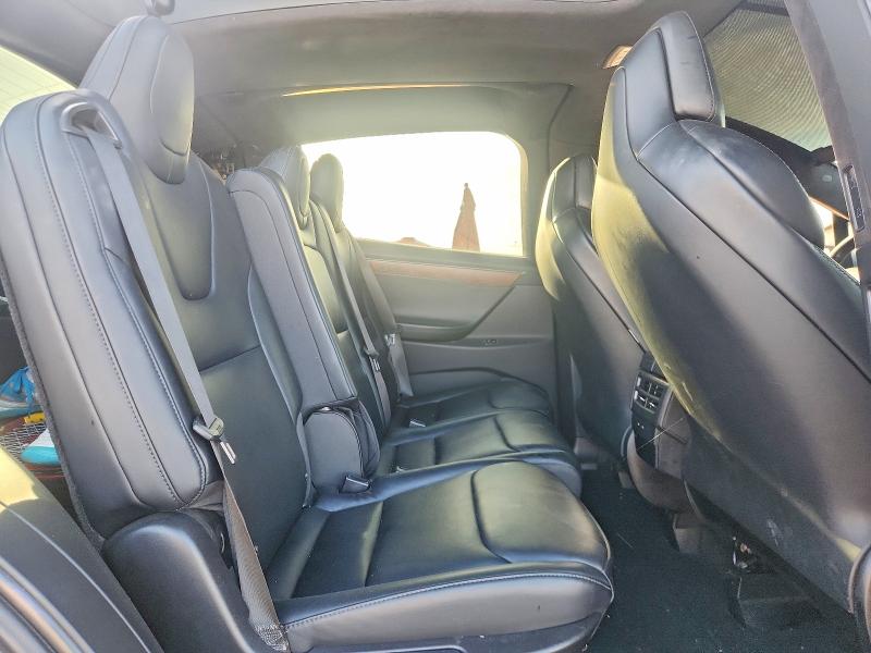 Photo 10 from auction – 2018 TESLA MODEL X with VIN 5YJXCAE25JF117775