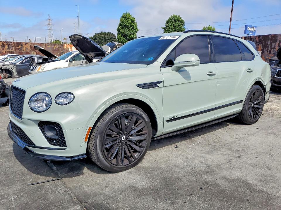 BENTLEY BENTAYGA 2023 z numerem VIN SJAAR2ZVXPC023588 - Zdjęcie z aukcji